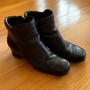 Easy Spirit Short, Black Leather Boot with 1.75” heel in size 8.5 women’s